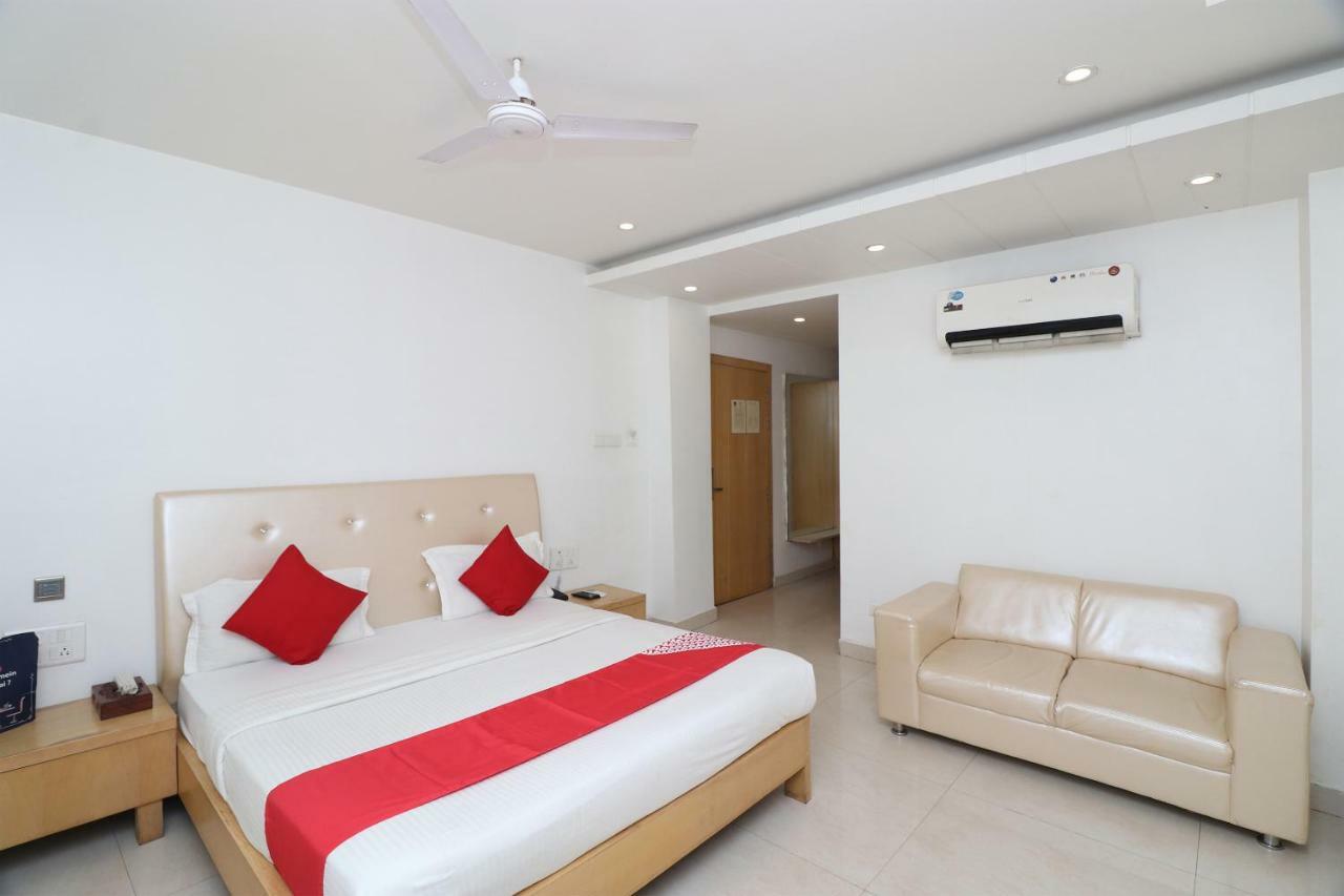 Oyo 5843 Hotel Yash Inn Mirzapur Экстерьер фото